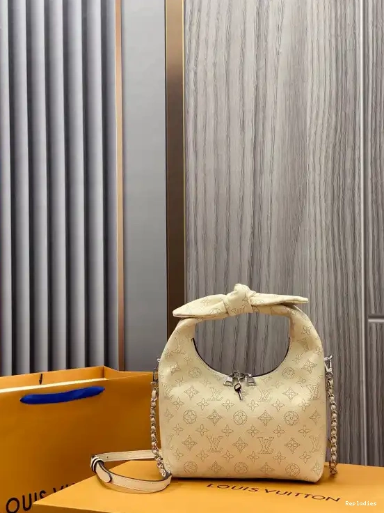 Cheap VUITTON LOUIS WHY KNOT PM 0627